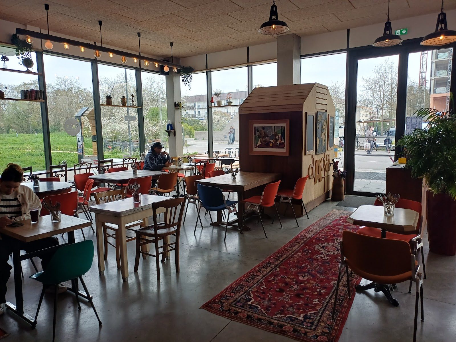 Dada Café Restaurant, restaurant à Rennes